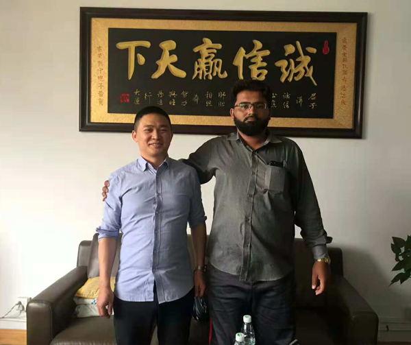 國(guó)外客戶上門購(gòu)買儀器